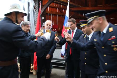 Prostovoljno gasilsko društvo Šmarca bogatejše za novo vozilo (62)